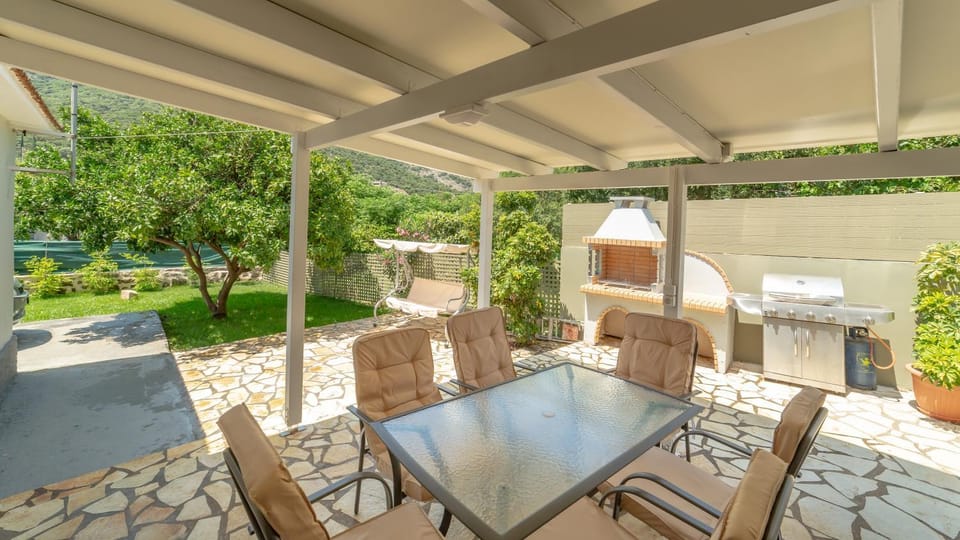 The Bay Pearl House in Agia Effimia
