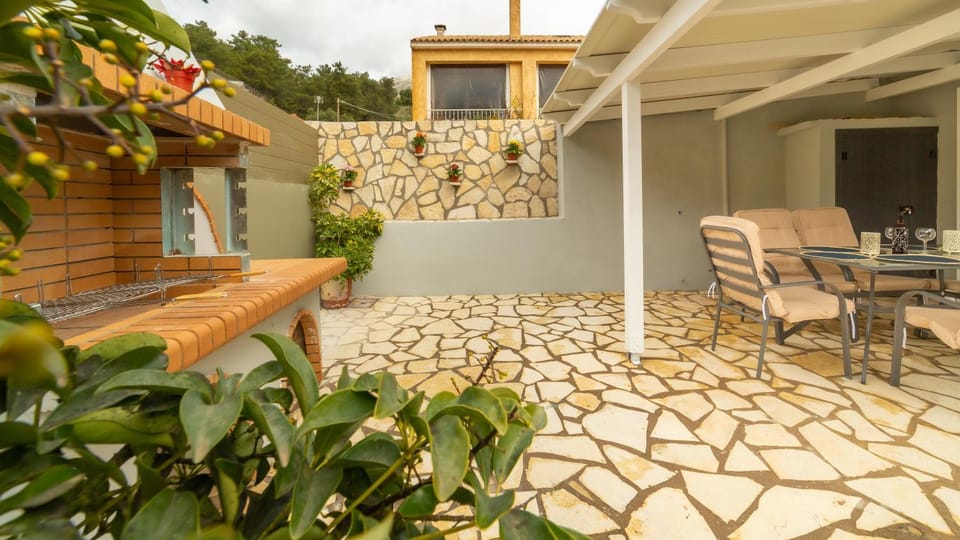 The Bay Pearl House in Agia Effimia