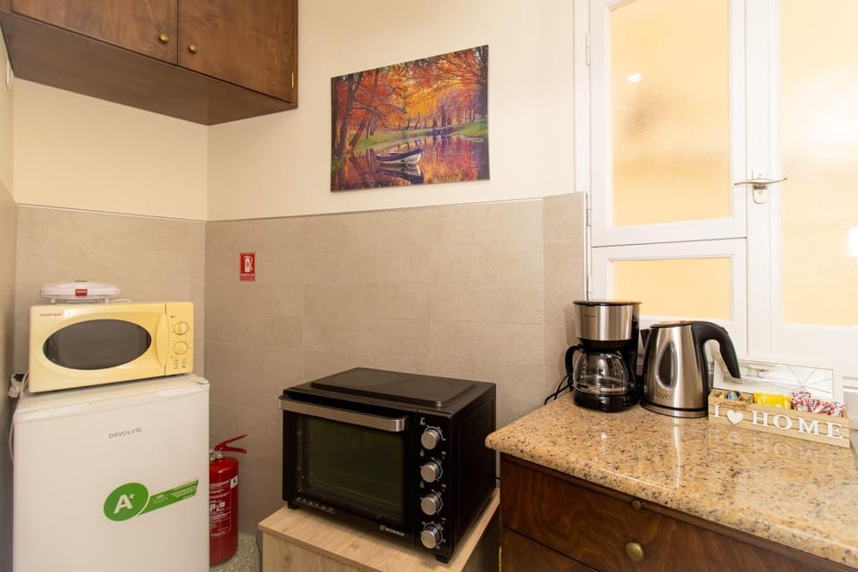 Coffee/tea facilities, Kitchen or kitchenette, minibar, pet friendly, stove, toaster