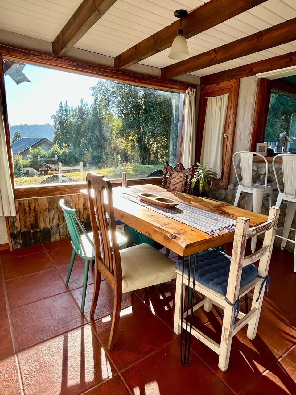 Day, Dining area