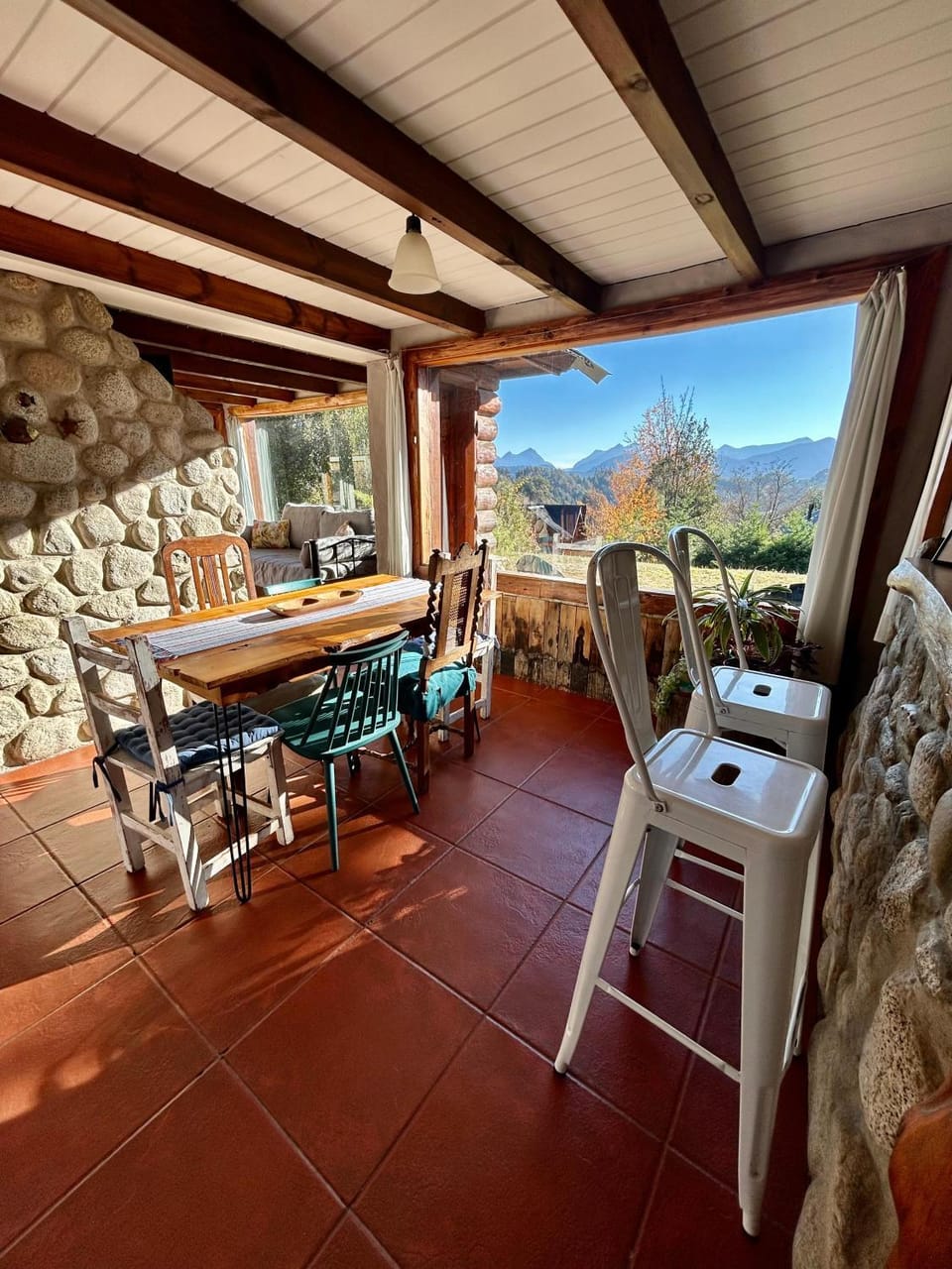 View (from property/room), Dining area, Mountain view