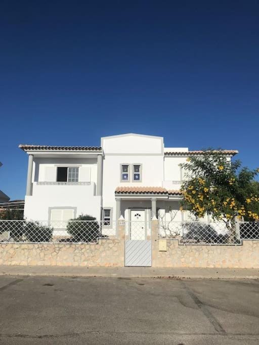 Magnifique villa piscine proche de la mer Villa in Olhão