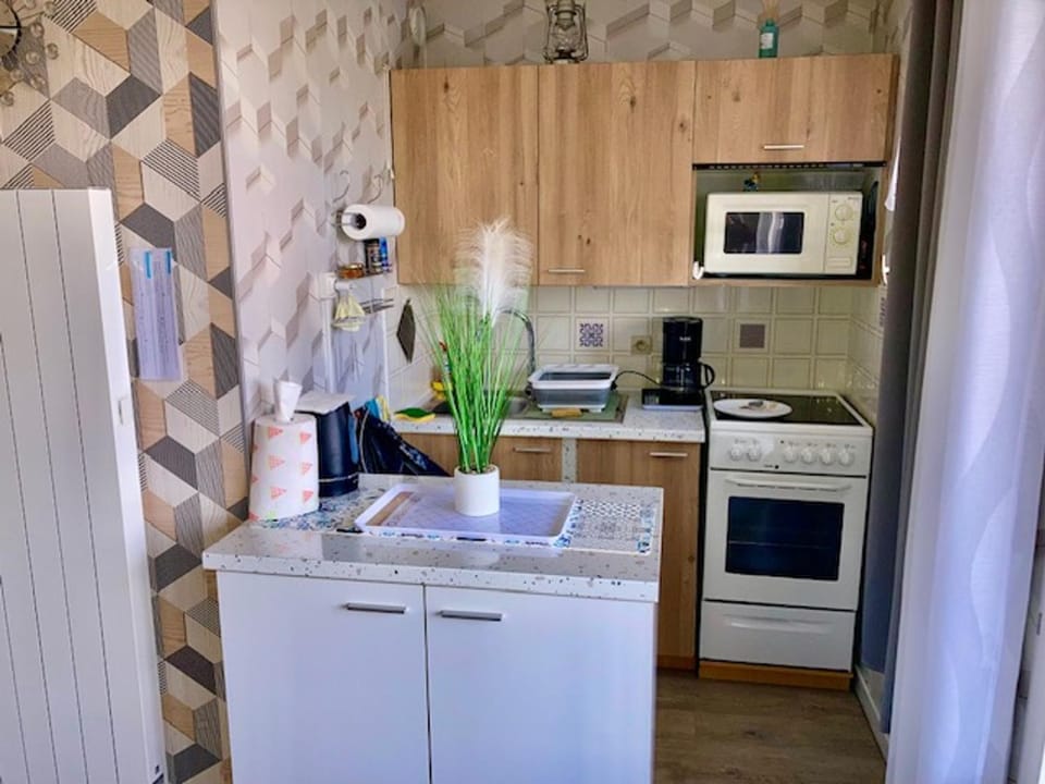 Appartement rénové à 2 pas de la plage - FR-1-712-27 Apartment in Normandy