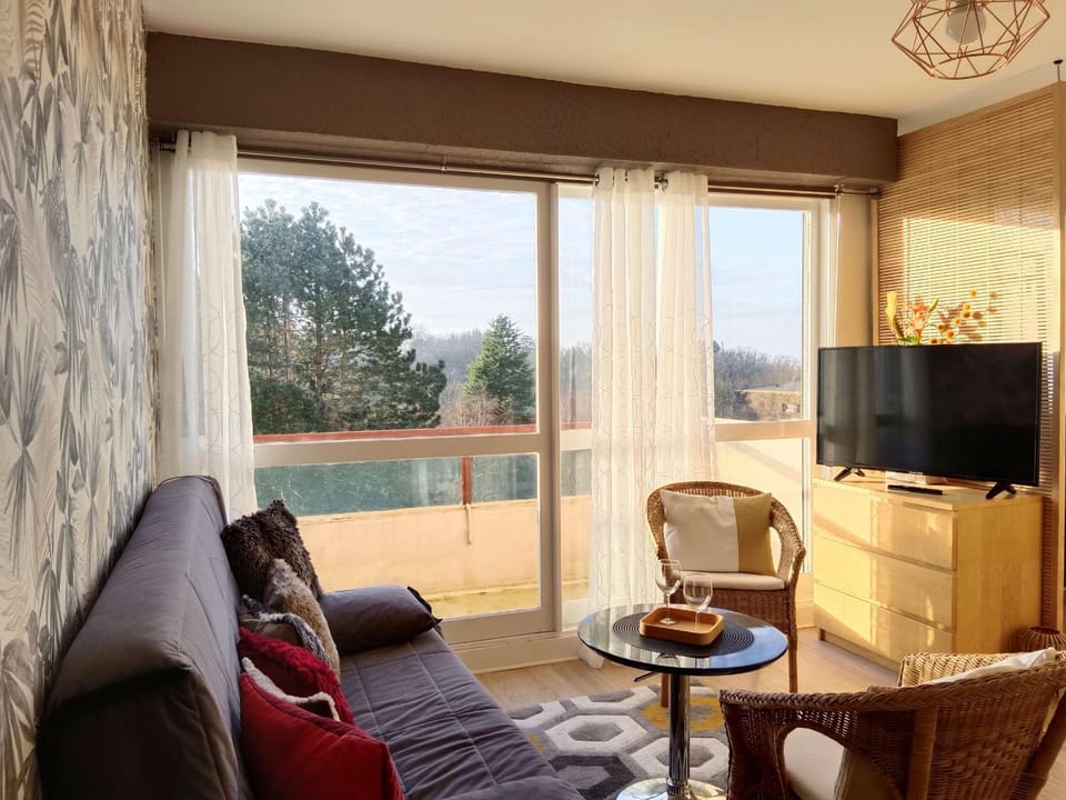 Appartement calme avec balcon et WIFI à Villers-sur-Mer - FR-1-712-20 Apartment in Normandy