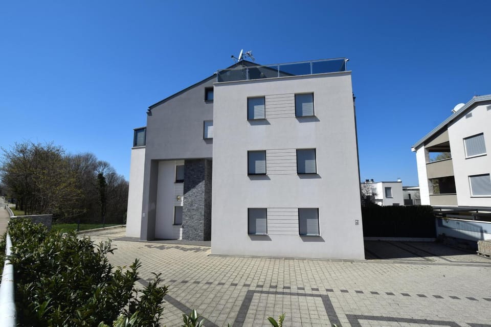 Property building, Facade/entrance