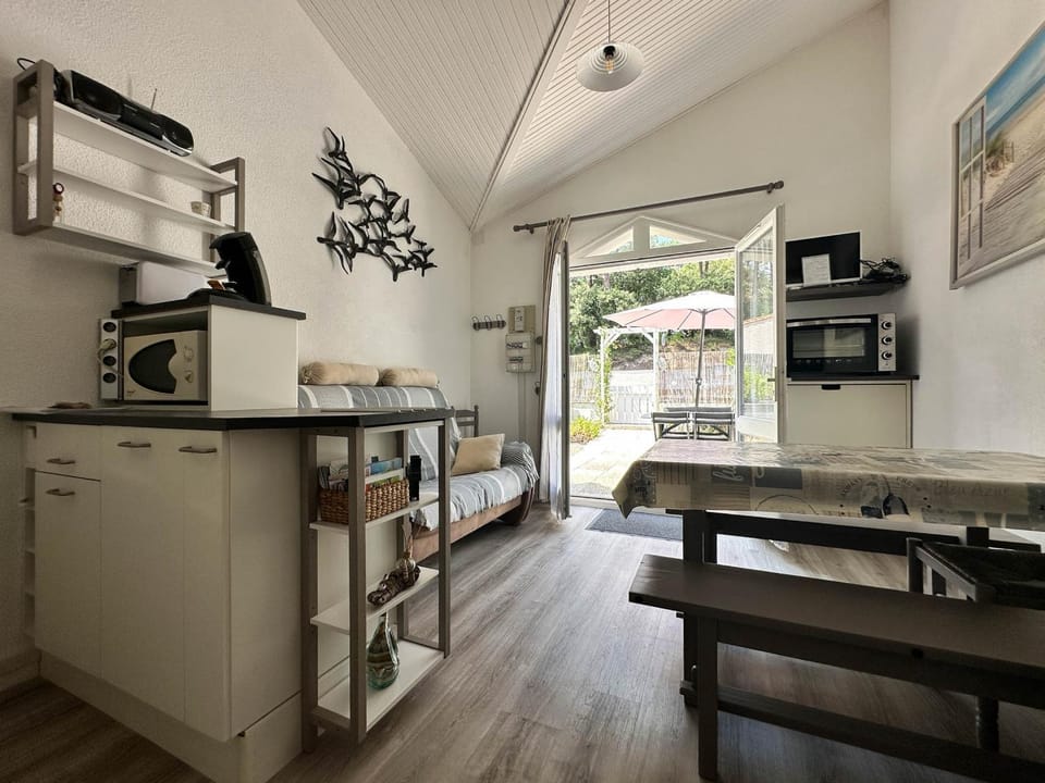 Maison rénovée 4 pers à La Palmyre, terrasse, animaux admis, parking - FR-1-705-18 House in Les Mathes