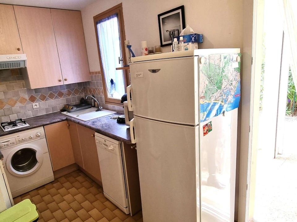 T2 charmant pour 4 pers., jardin, parking, proche plage - FR-1-607-160 Apartment in Agde