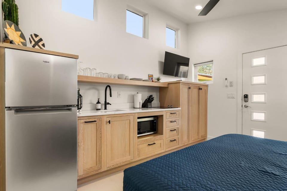 Downtown Kokopelli West 9 - Newly Remodeled Stylish Studio House in Moab