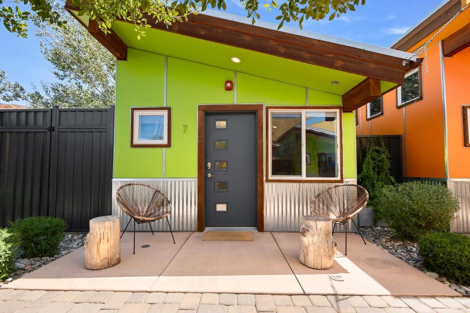 Downtown Kokopelli West 7 - Newly Remodeled Stylish Studio House in Moab