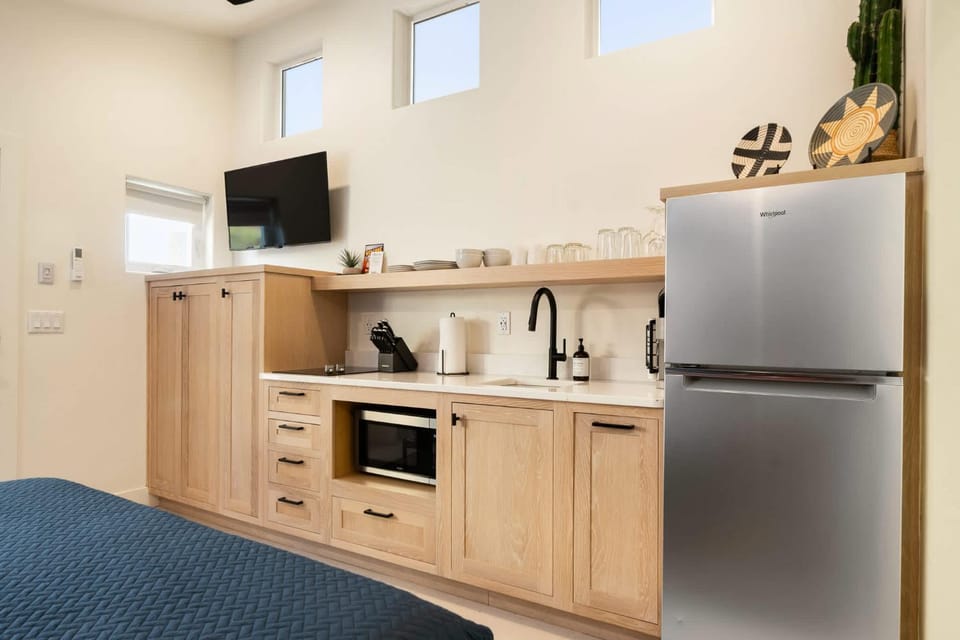 Downtown Kokopelli West 7 - Newly Remodeled Stylish Studio House in Moab