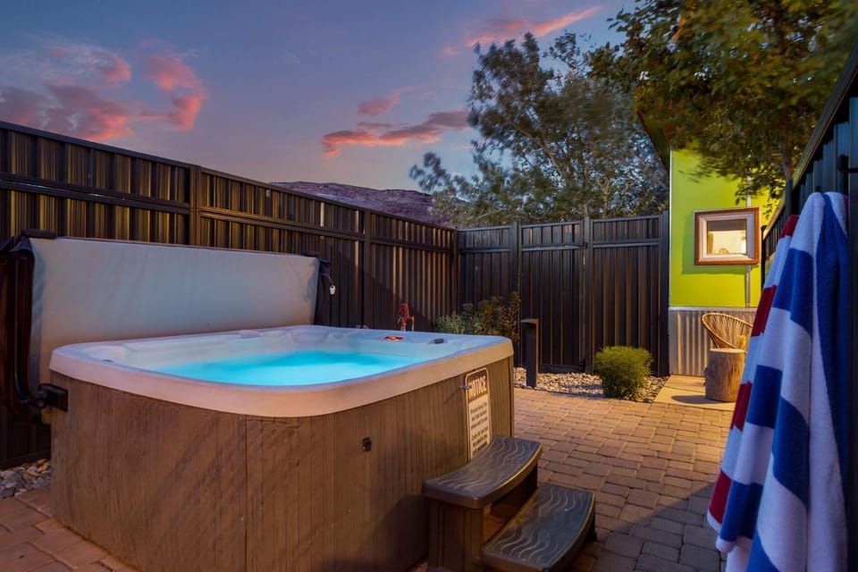 Downtown Kokopelli West 5 - Newly Remodeled Stylish Studio House in Moab