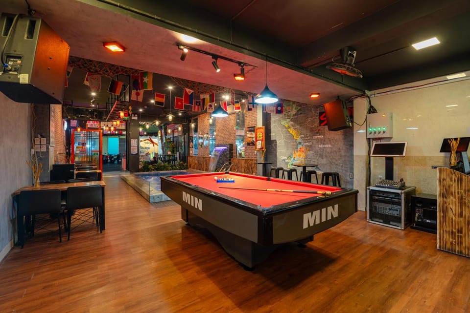 Restaurant/places to eat, Billiard, Entertainment, concierge