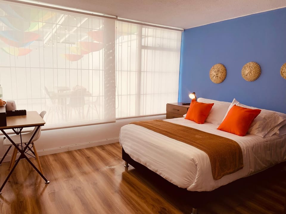 Photo of the whole room, Bedroom