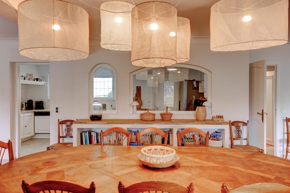 Seating area, Dining area