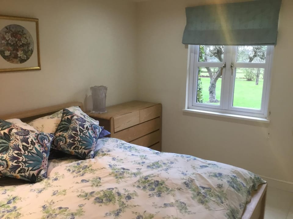 Cute Cottage 2024 Traveller Award Apartment in England