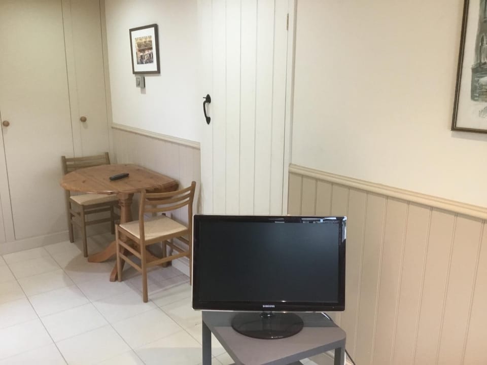 Cute Cottage 2024 Traveller Award Apartment in England