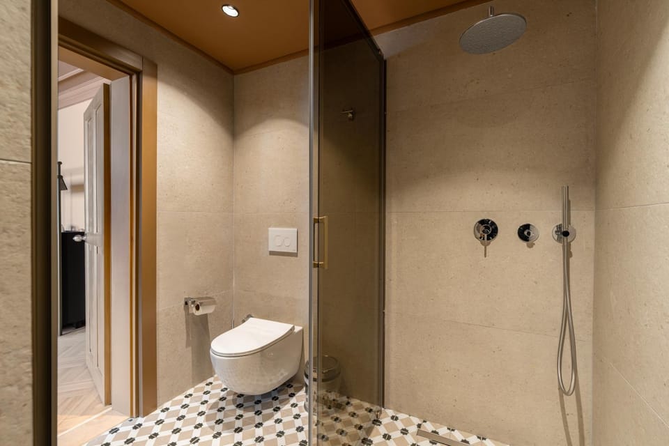 Shower, Toilet, Bathroom