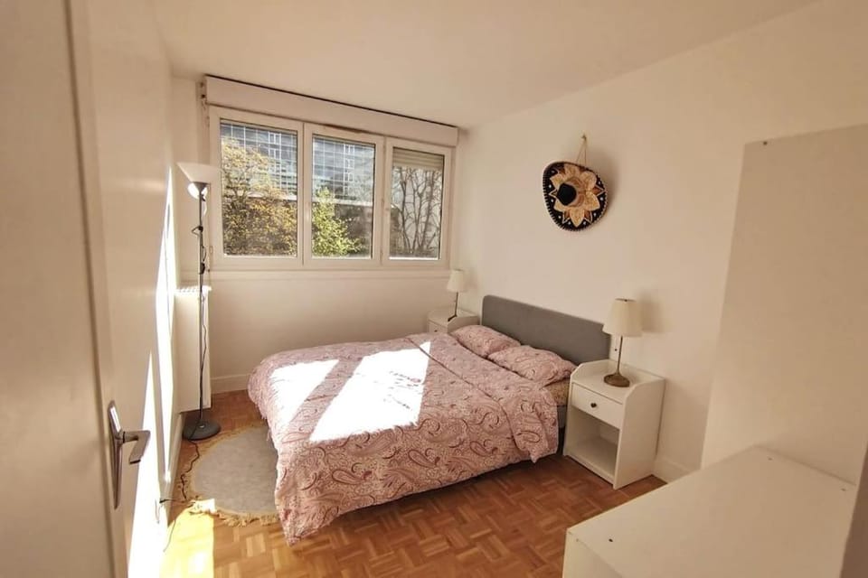 Cosy 2 BR, La Défense, 5 min walk metro+parking Apartment in Puteaux