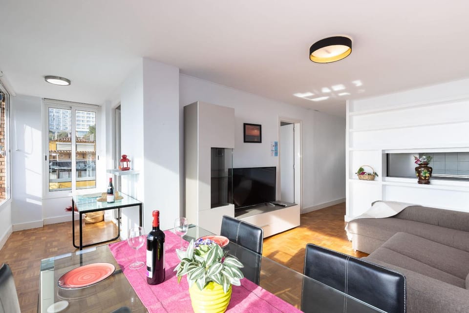 Seaview Via Augusta - Unik Vacation Apartment in Tarragona