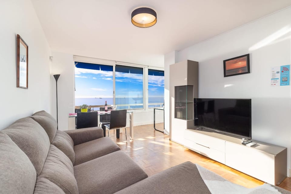 Seaview Via Augusta - Unik Vacation Apartment in Tarragona