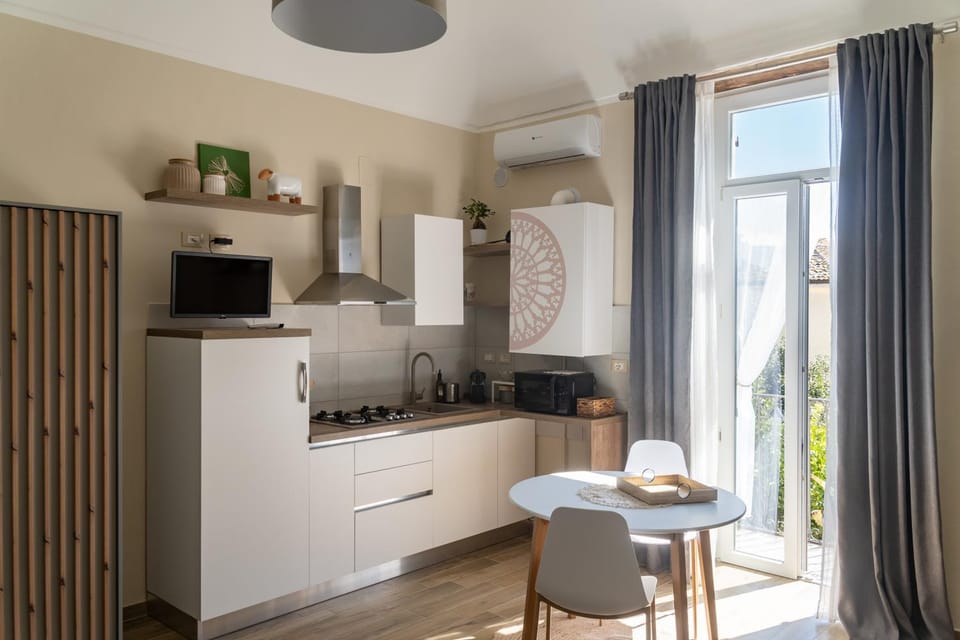 TV and multimedia, Kitchen or kitchenette, Living room, Seating area, Dining area, minibar