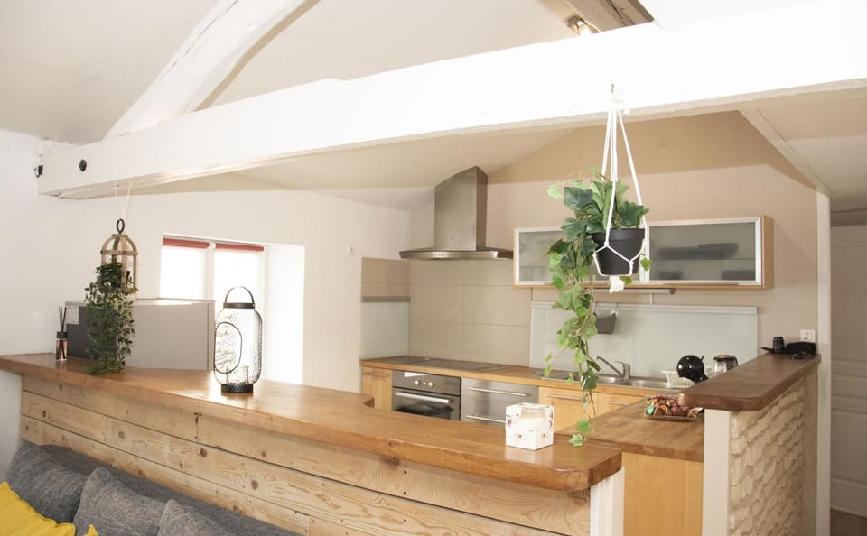 Kitchen or kitchenette, oven, stove