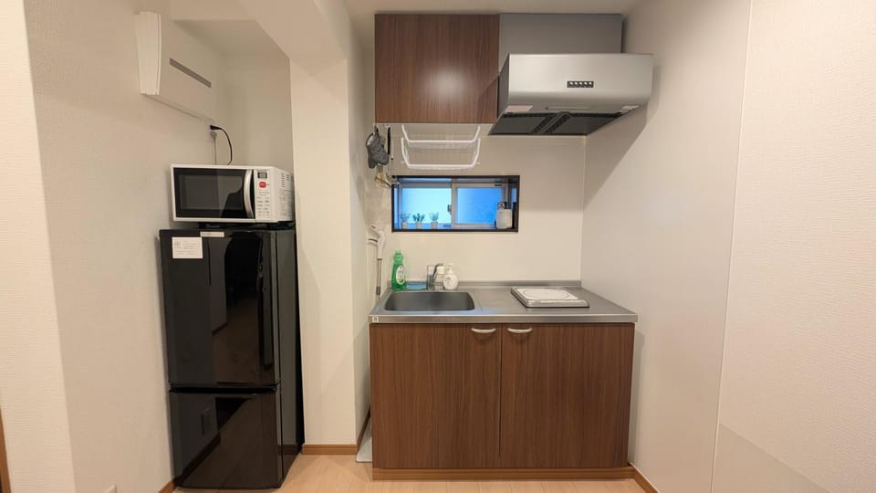microwave, kitchen