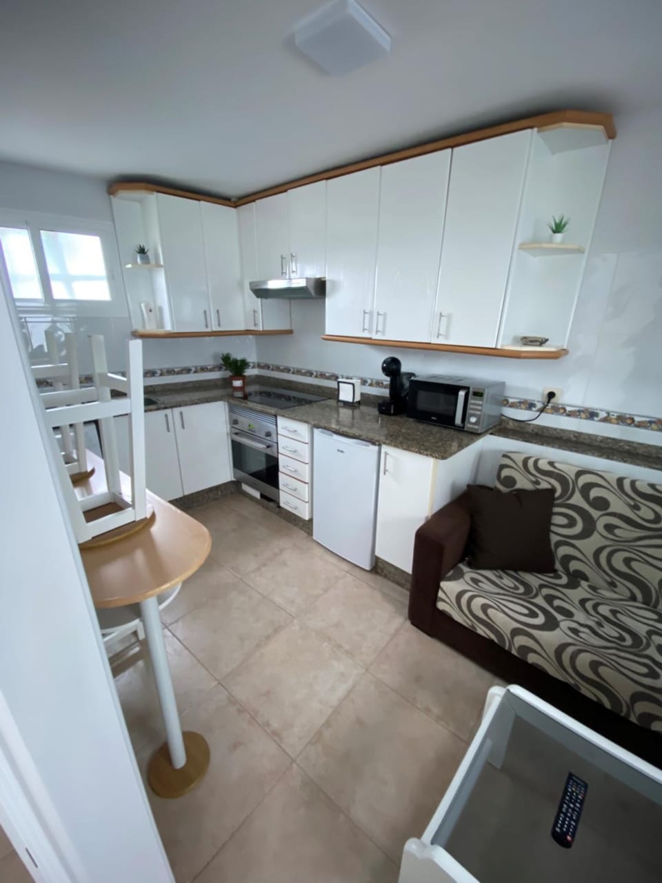 Kitchen or kitchenette, minibar, pet friendly, stove