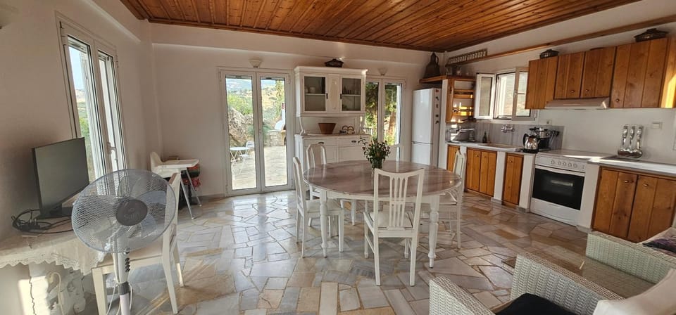Peloponnese Hideout - White house with the sea view Villa in Peloponnese Region