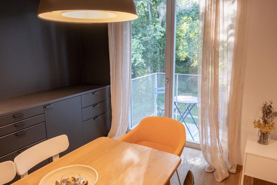 Living room, Seating area, Dining area