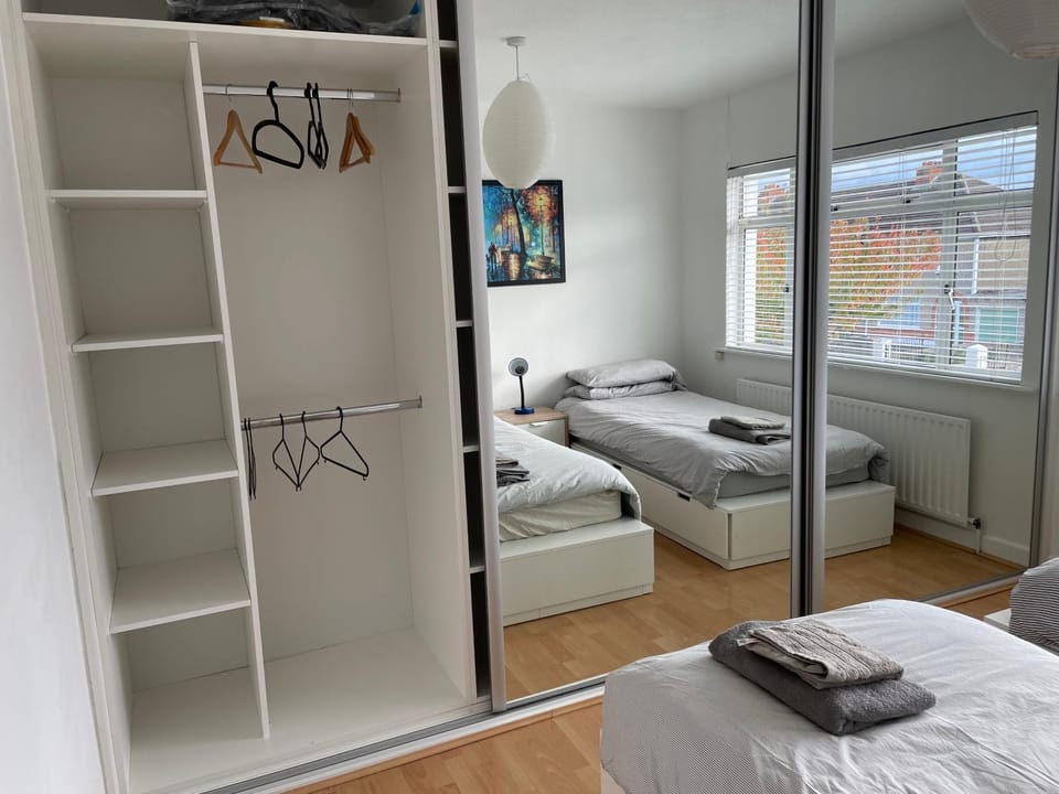 20 Minutes to the City Center Bed and Breakfast in Dublin