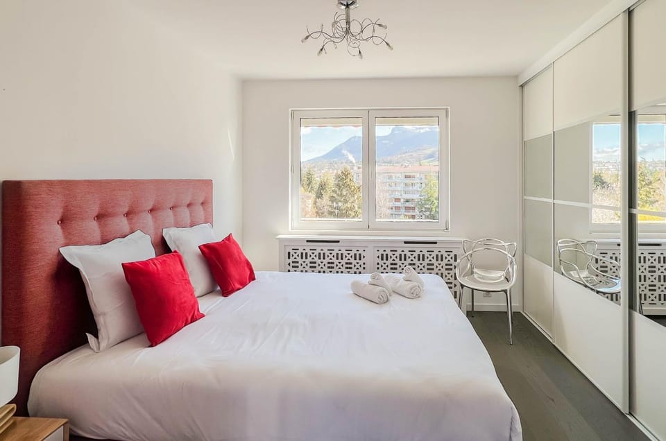 Penthouse vue incroyable lac et montagnes Apartment in Annecy