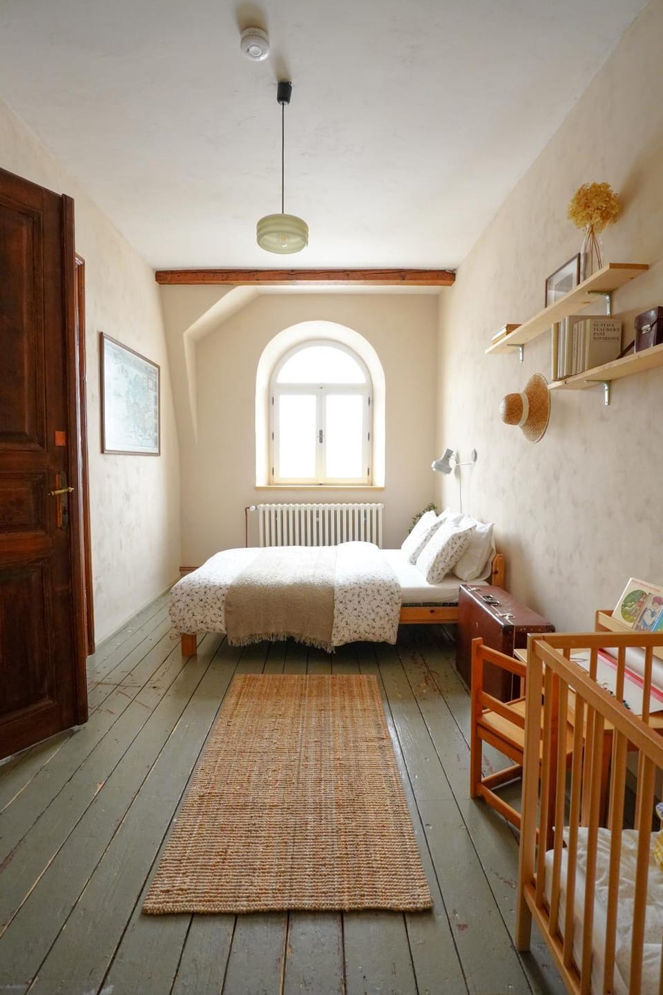 Living room, Photo of the whole room, Bedroom