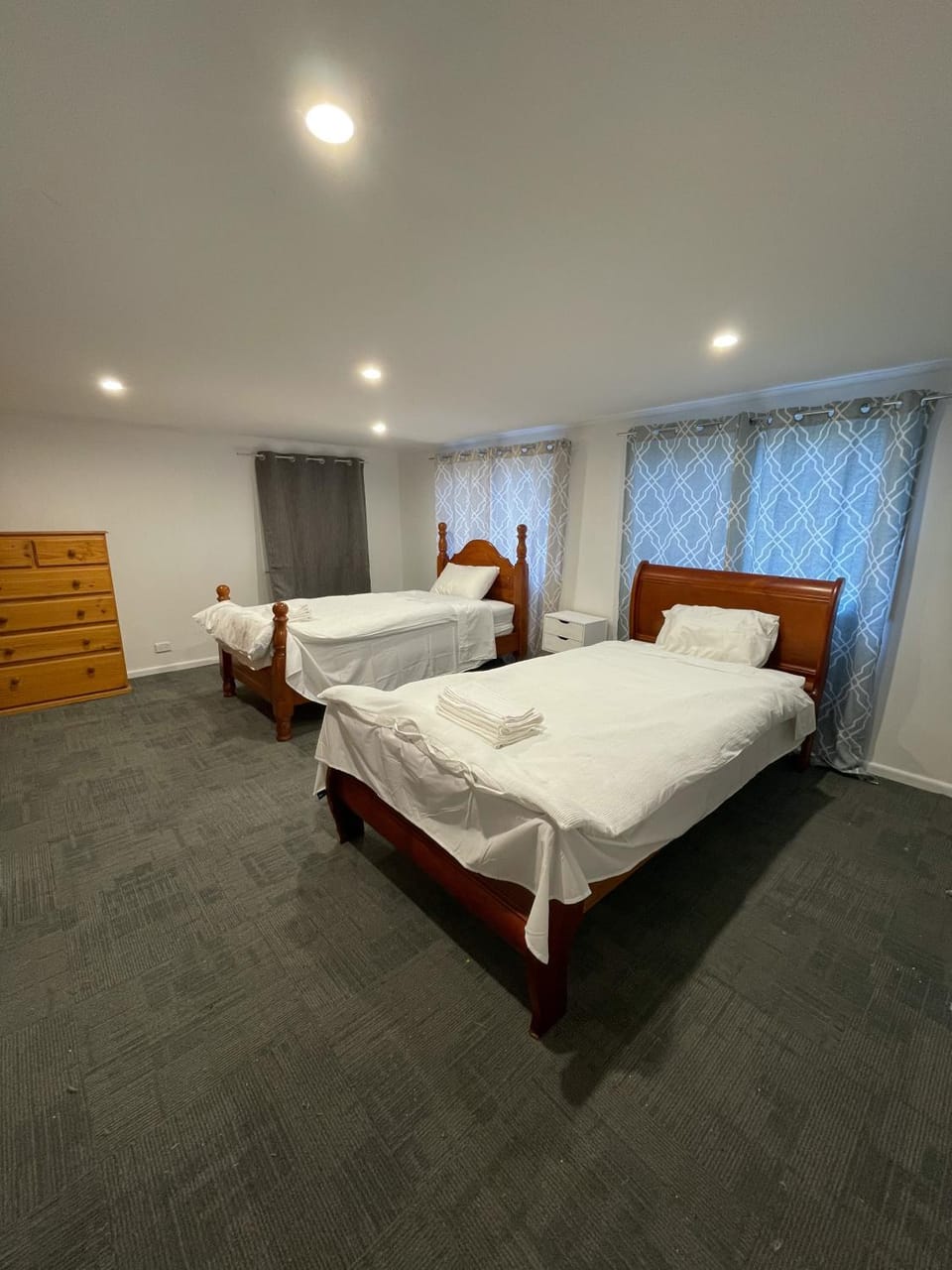 LCF Rosehill Accommodation 3 free car parking inside property G2 House in Sydney