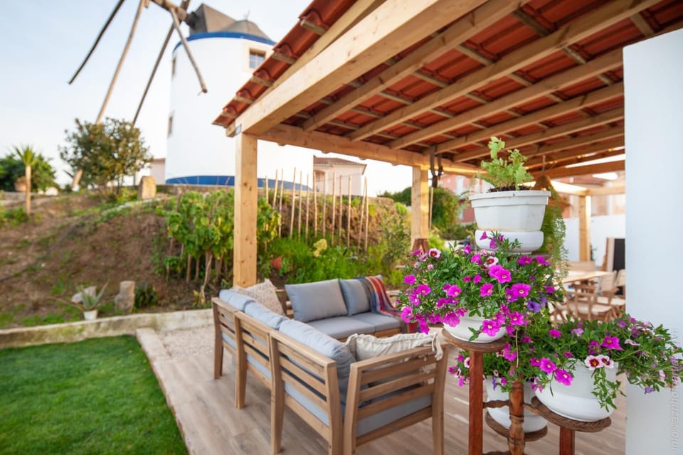 The Indigo Windmill Retreat Villa in Lisbon District
