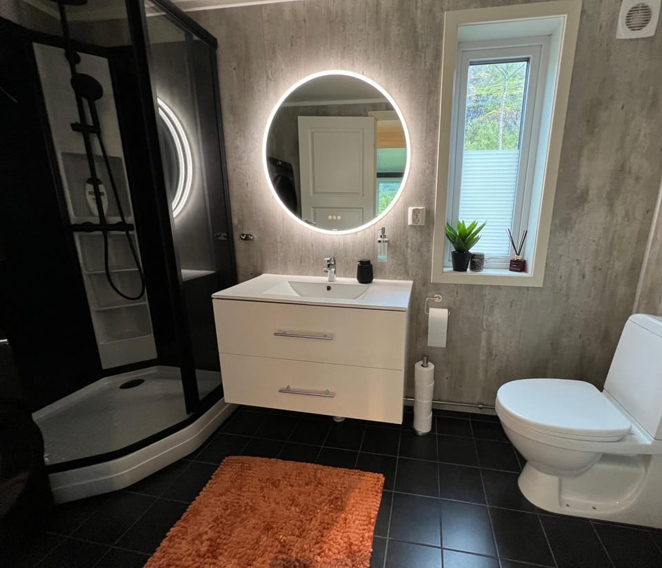 Shower, Toilet, Bathroom