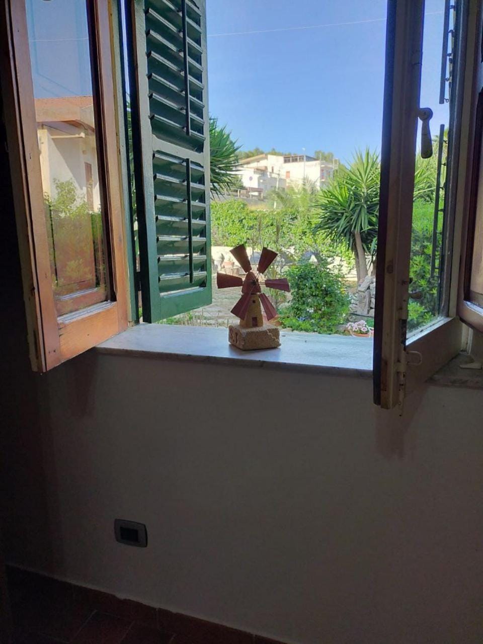 Spring, Day, Natural landscape, Garden, View (from property/room), Balcony/Terrace, Garden view
