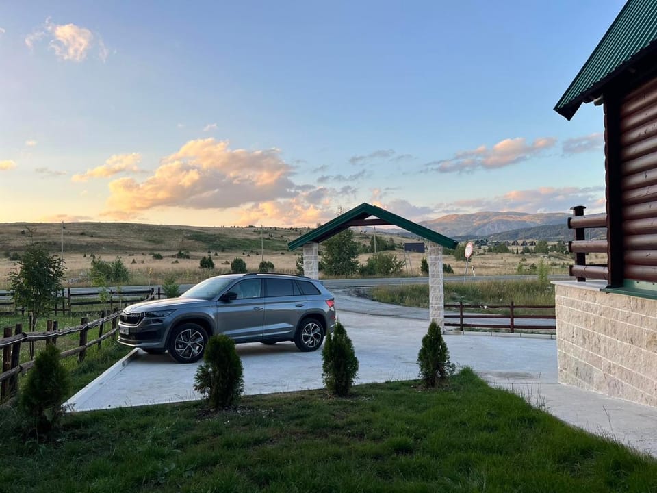 Nicola’s hill Apartment in Montenegro