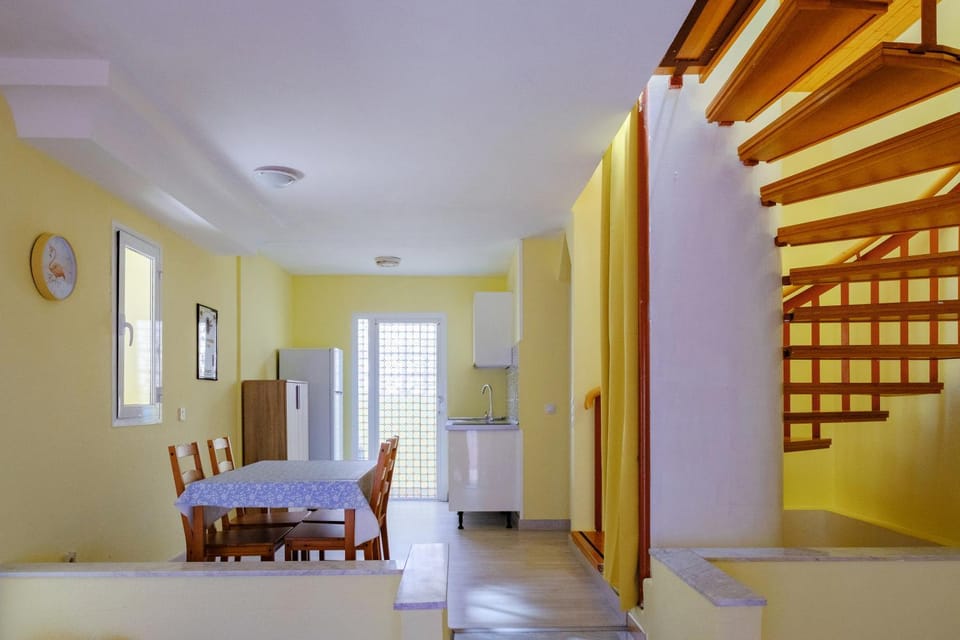 Kitchen or kitchenette, kitchen