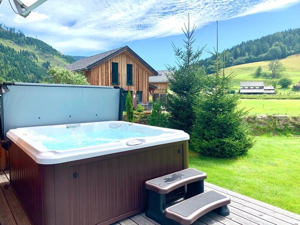 Garden, Hot Tub