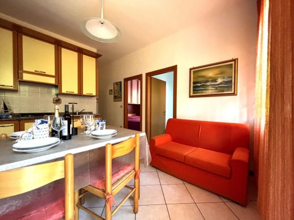 Living room, Dining area, kitchen