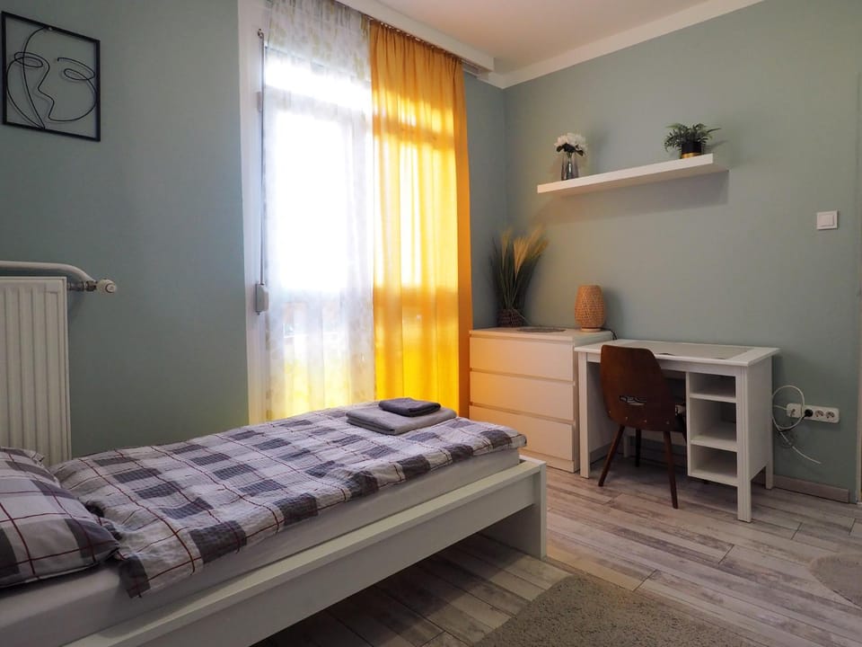 Bed, Bedroom