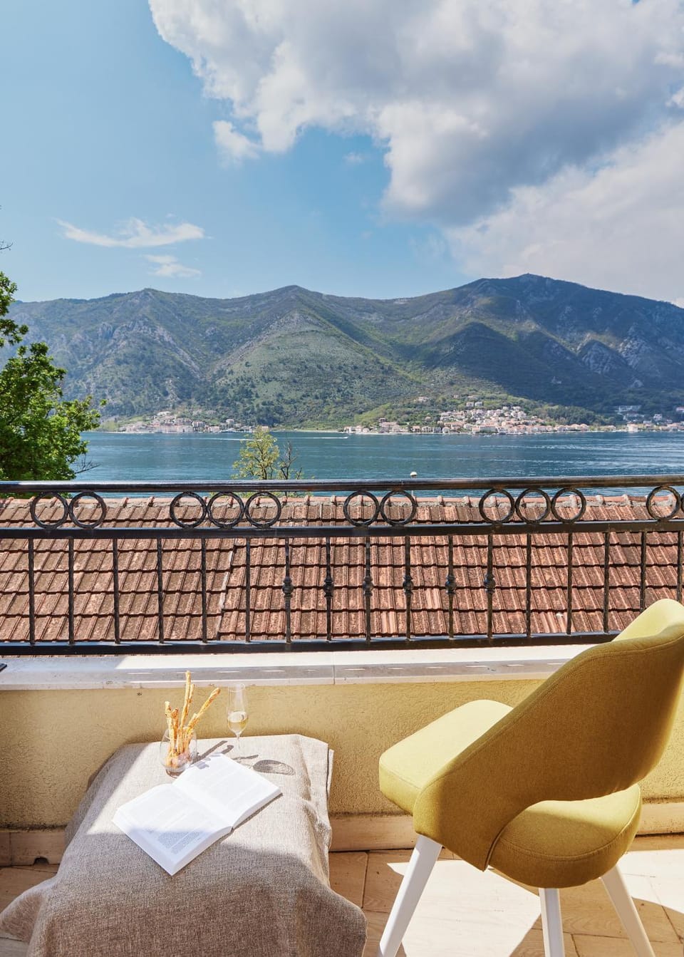 Glass Balcony with Sea View Apartment in Dobrota
