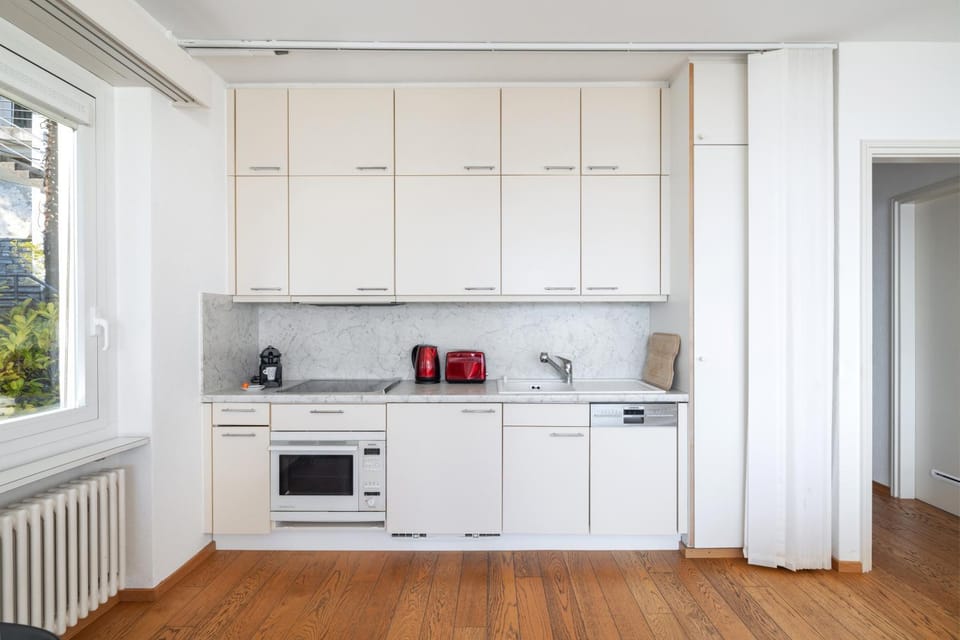 Coffee/tea facilities, Kitchen or kitchenette, oven, toaster
