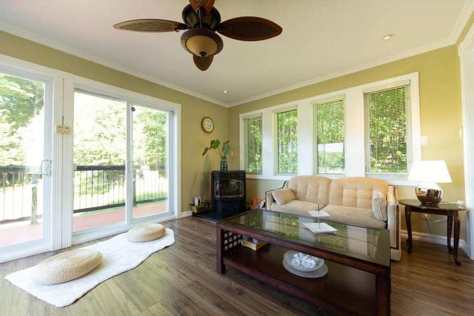 Living room, Seating area, fireplace