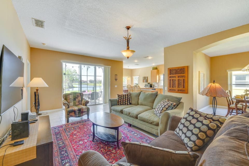 Lake-View Escape w/ Lanai in Kissimmee! House in Poinciana