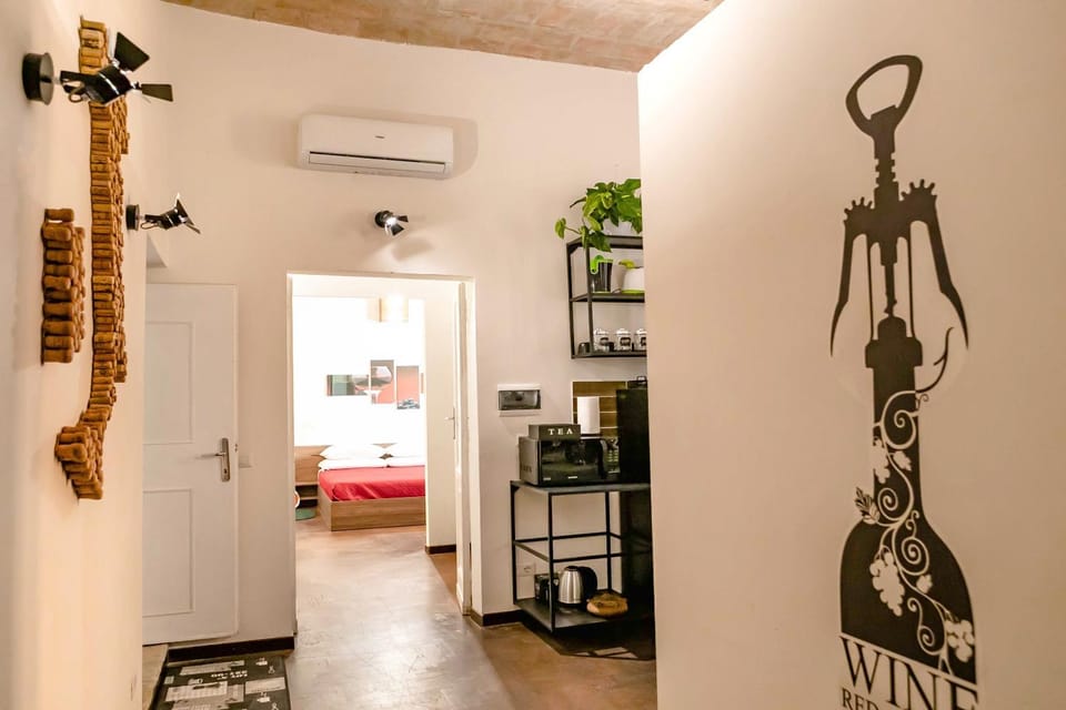 Photo of the whole room, air conditioner