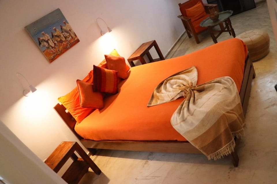 Bed, Living room, Photo of the whole room, Seating area, Bedroom