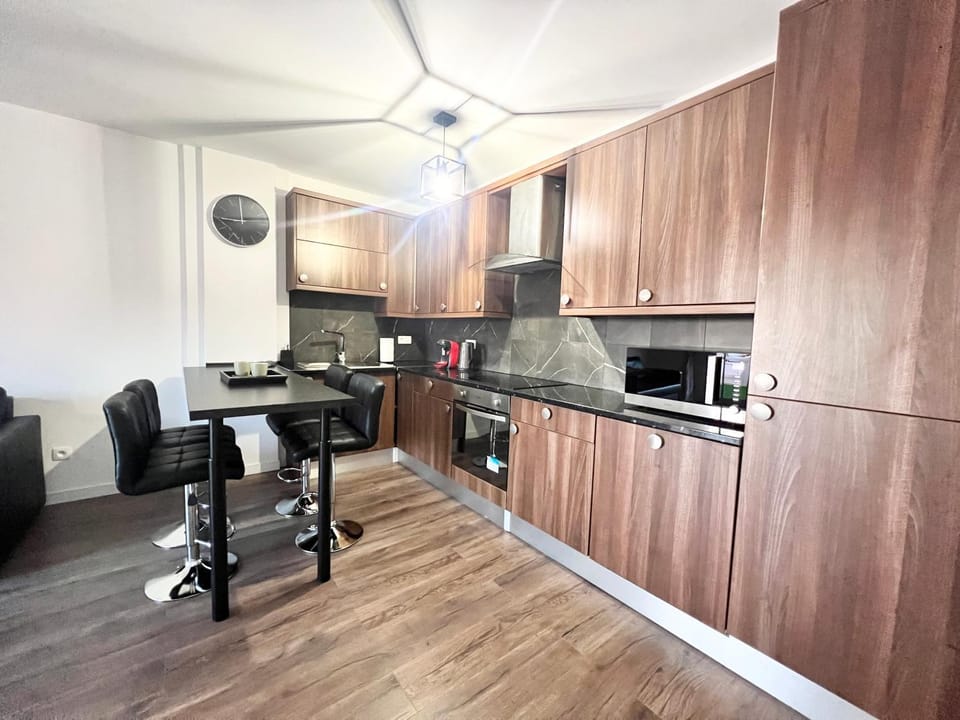 Kitchen or kitchenette, Dining area, dishwasher, microwave, oven, stove
