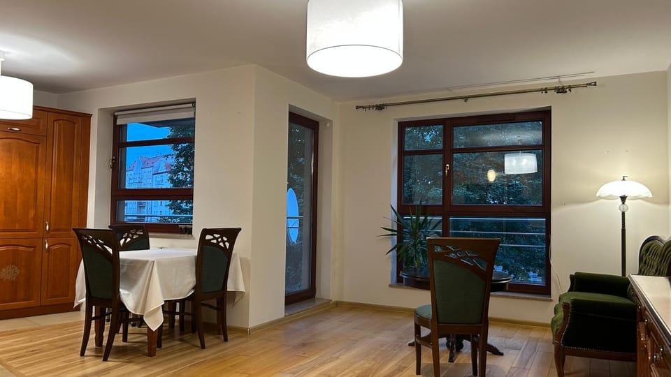 Kitchen or kitchenette, Living room, Dining area